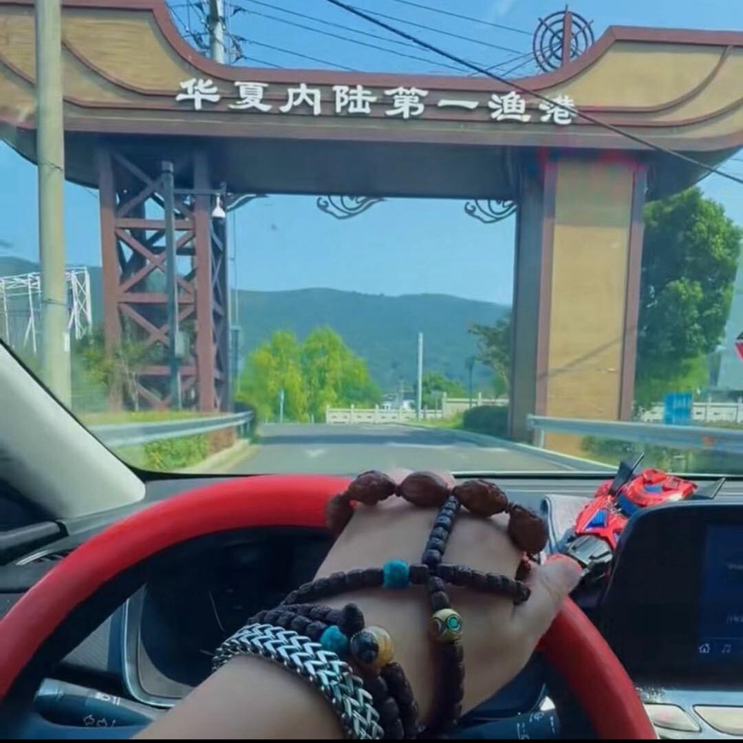 梁小刀（苏州精品大闸蟹批发）