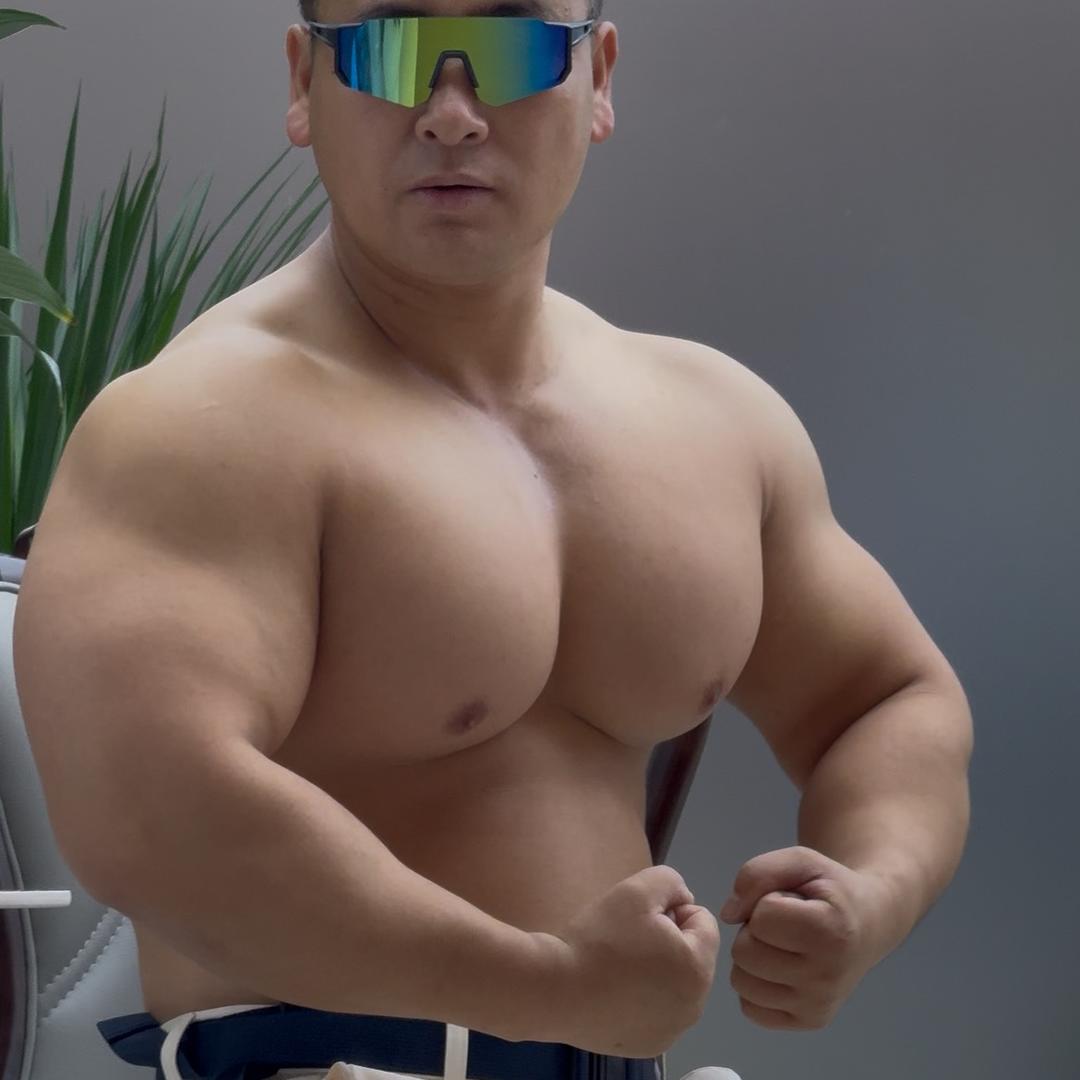 胸肌教父包有森