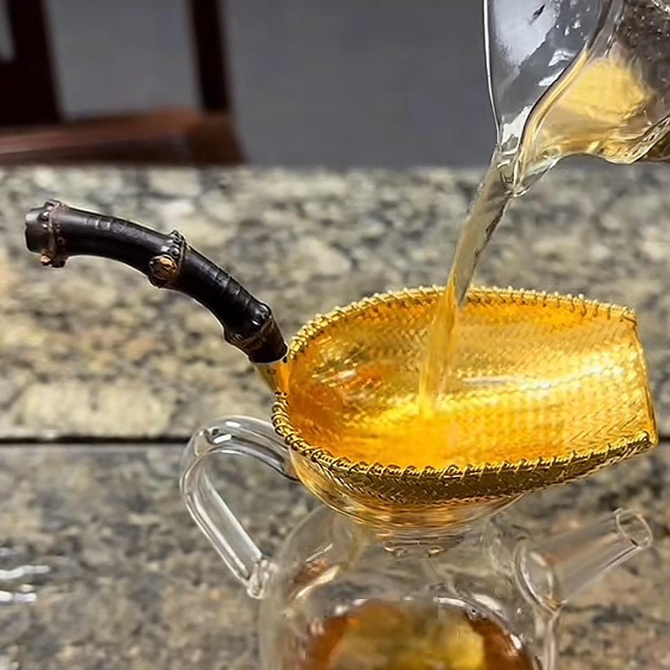 虹。