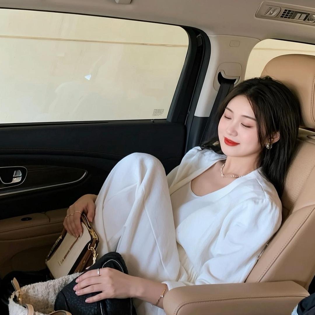 王爱笑吖 😏