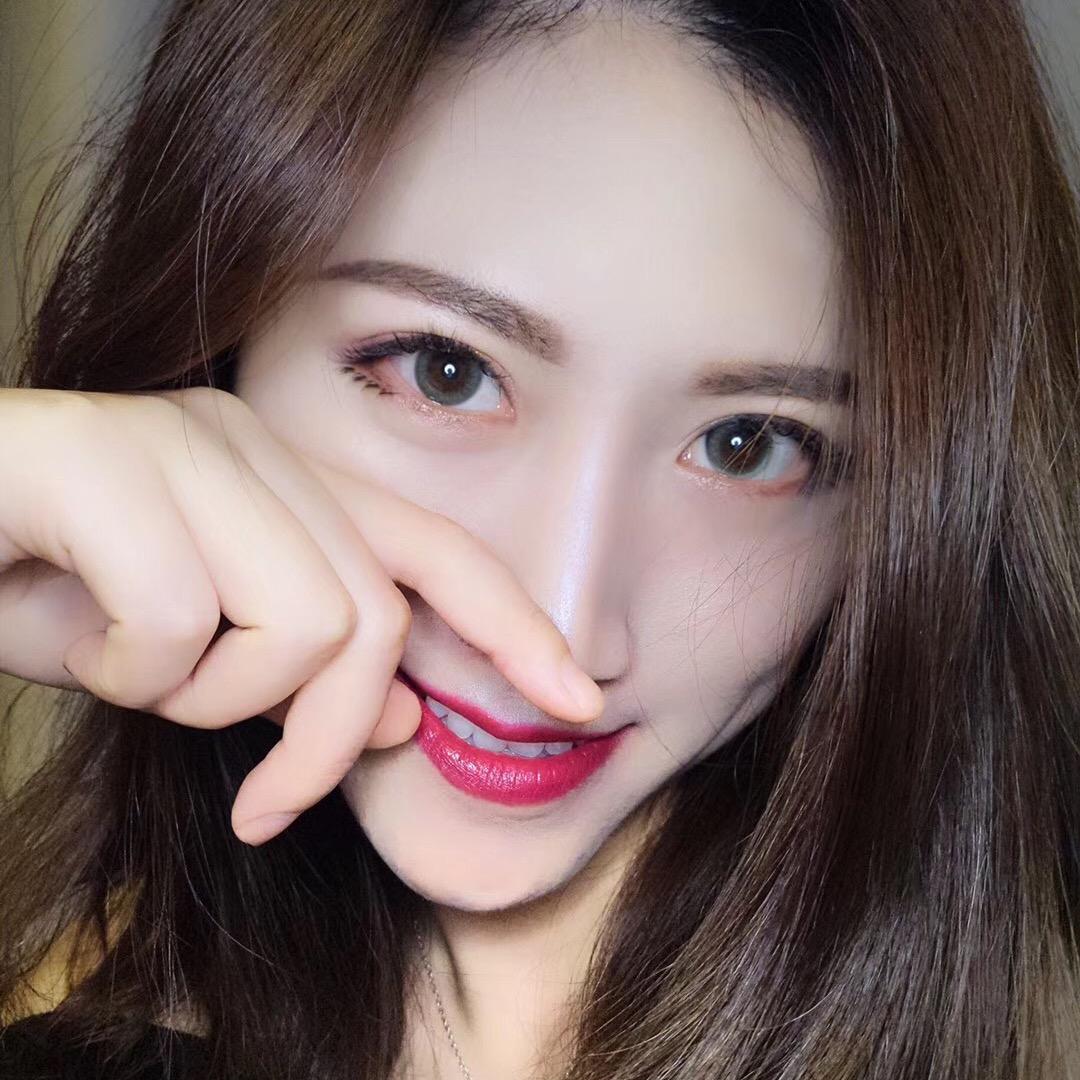 八月的瓜子脸
