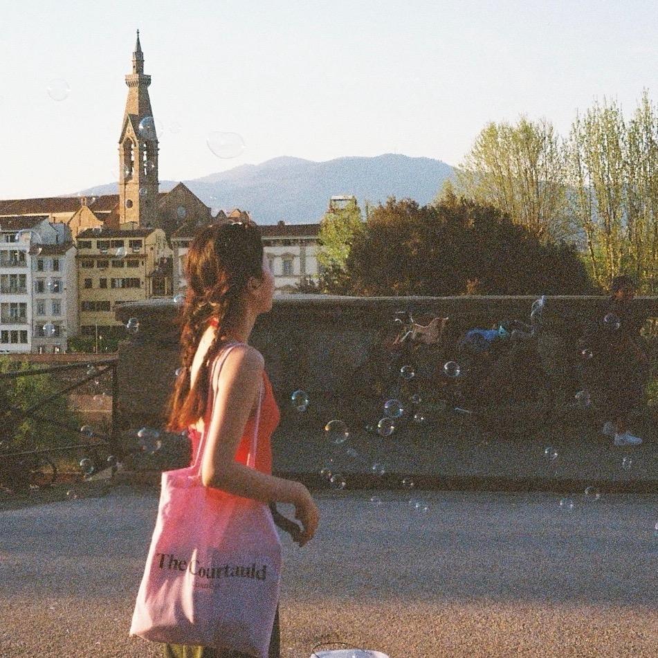 银川市兴庆区袁白服装店（个体工商户）