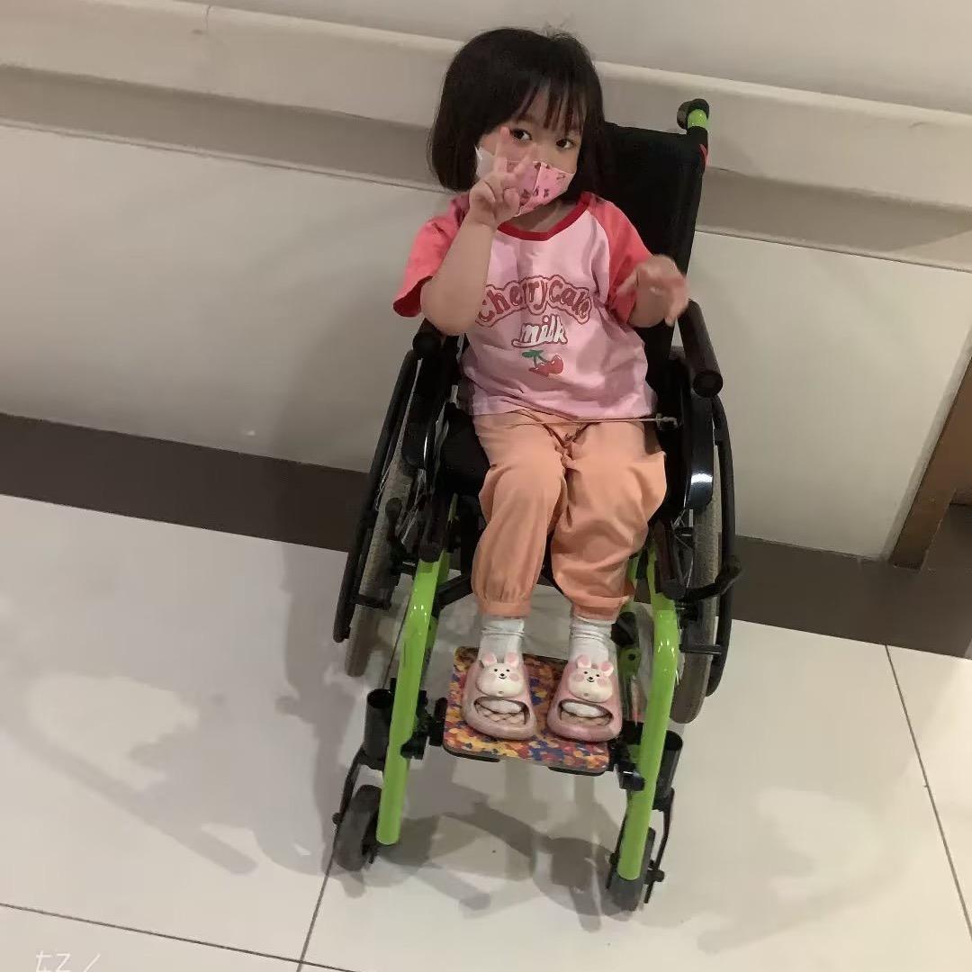娜娜宝贝（急性脊髓炎）