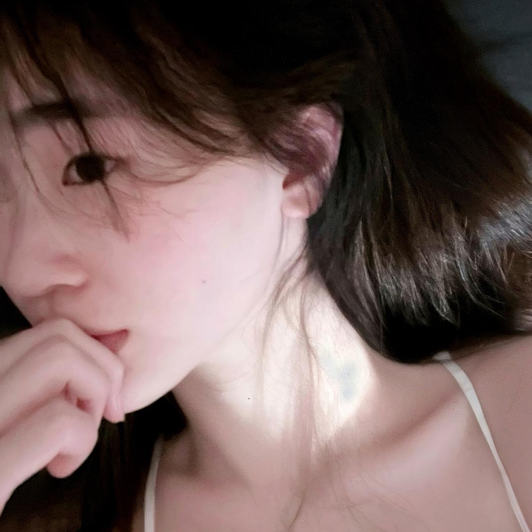 我也不太了解她