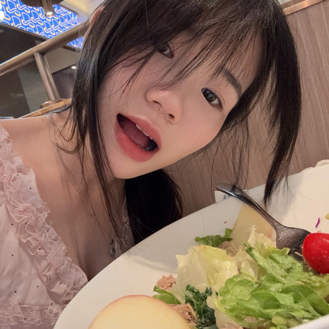 @钟芷凌