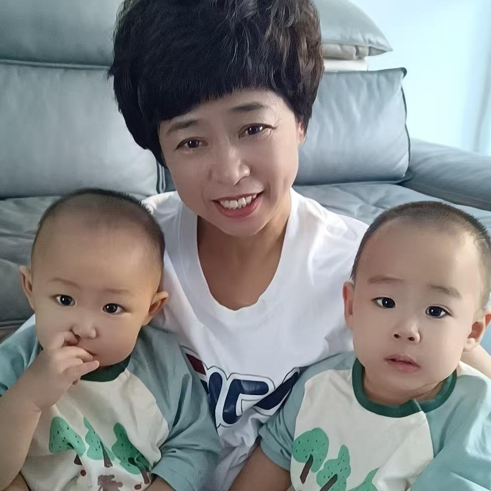 双胞胎月嫂奶奶