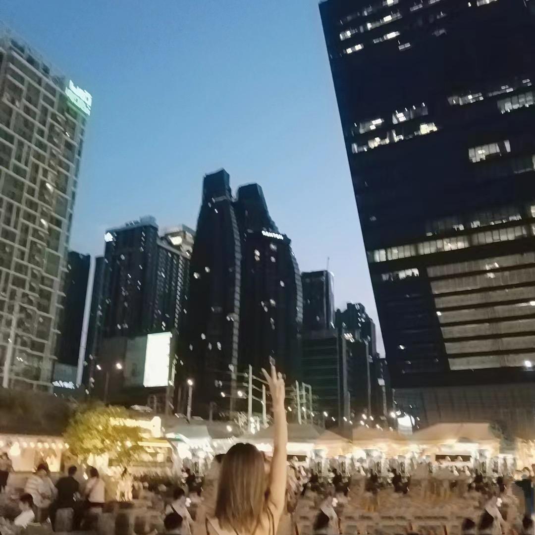 这世界太多虚伪！