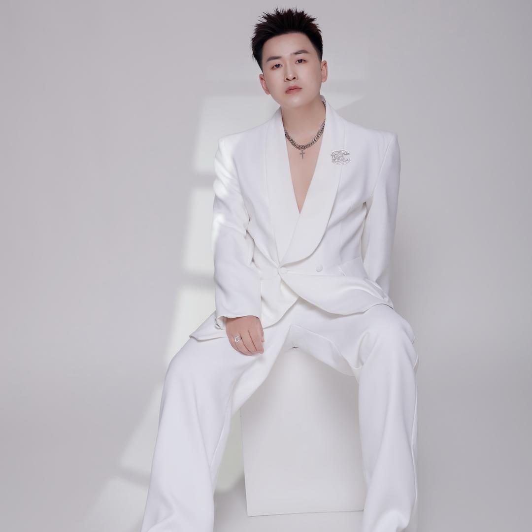 连云港眉毛泉哥