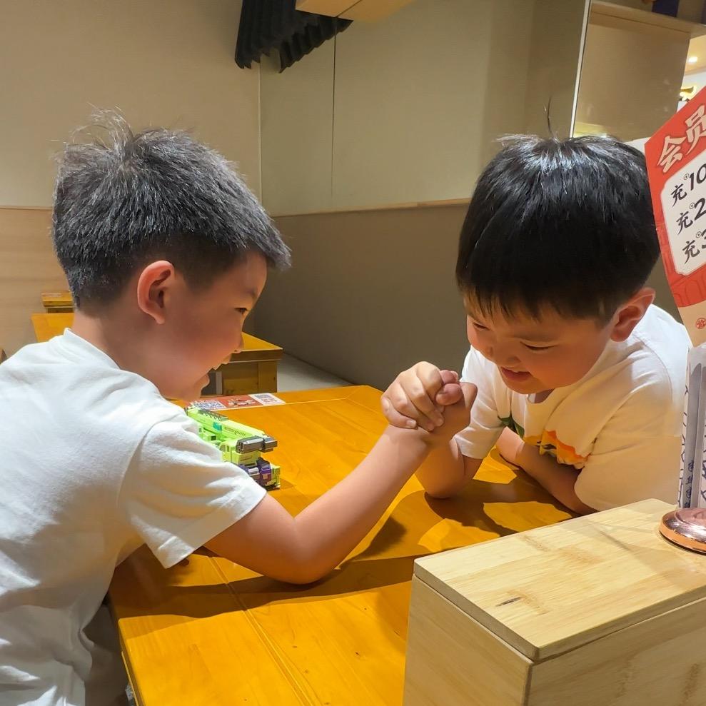 团团年年的玩具箱