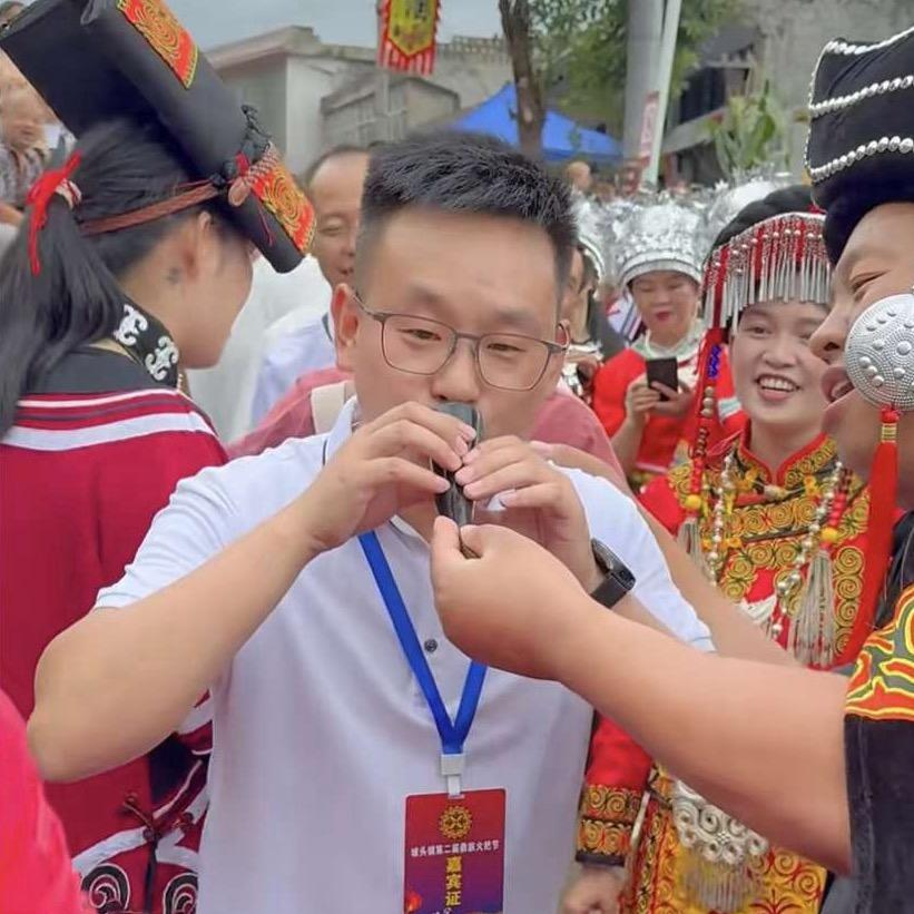 镇雄街访超哥