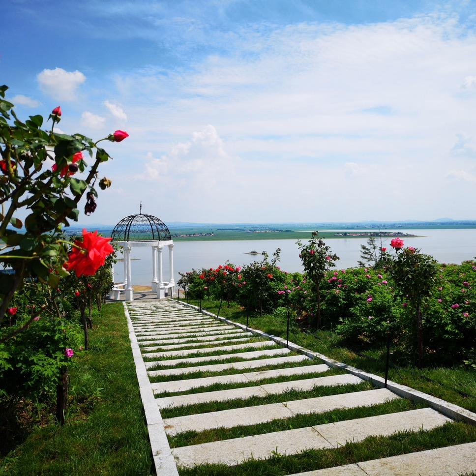 二龙湖玫瑰庄园休闲营地