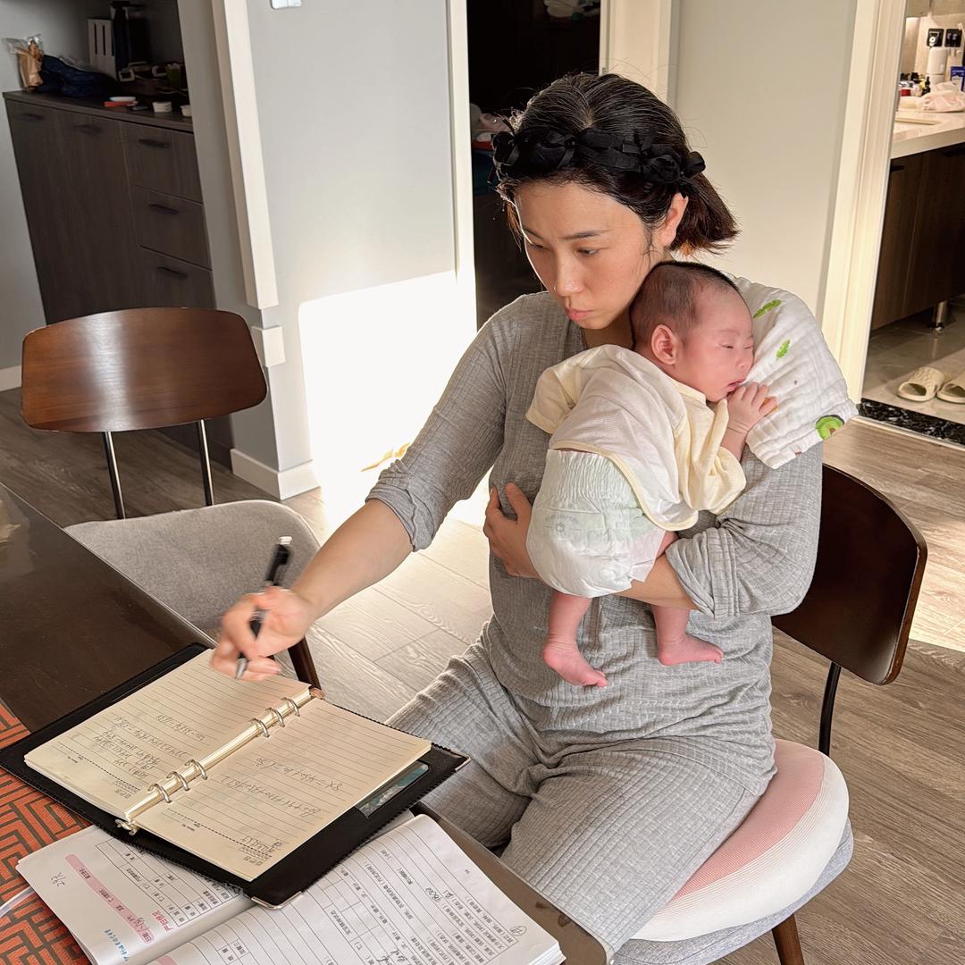 王大拿带孩子(10 月龄)