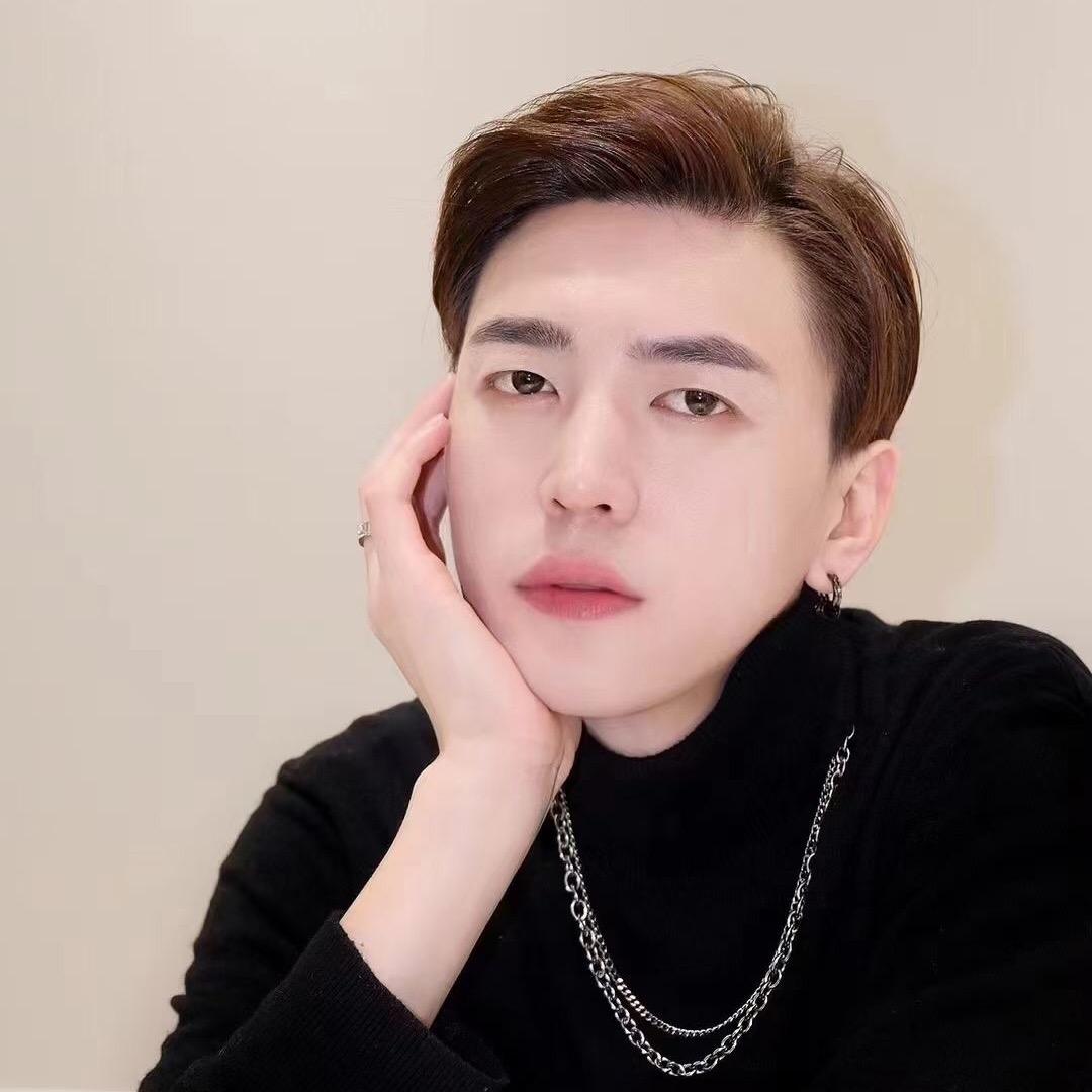 👑随太阳回绕的花🌺