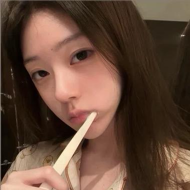 YY.