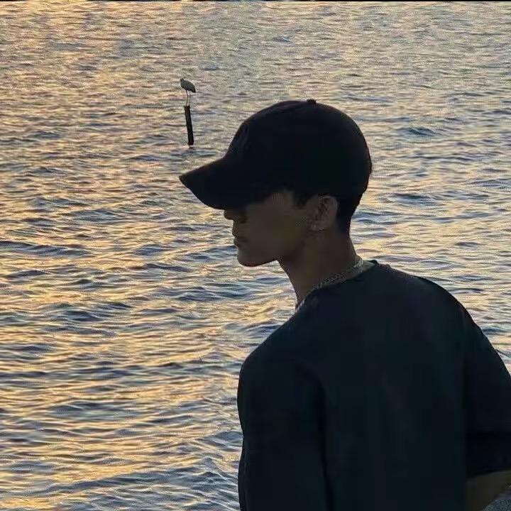 外星人不睡觉~