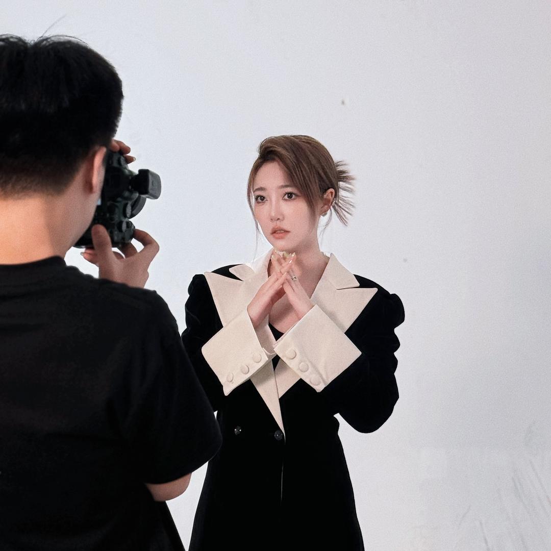郭小美爱臭美