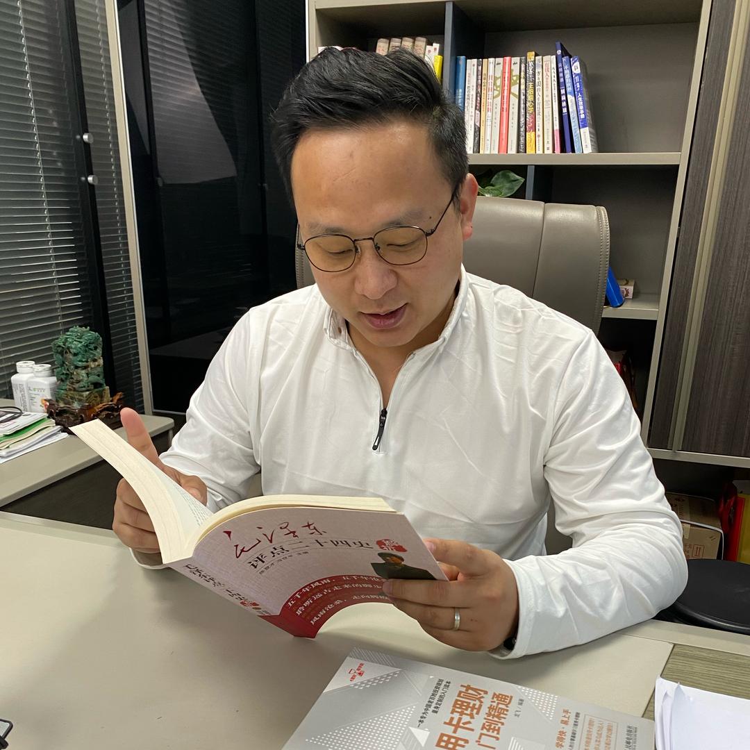 靠岸视角（是非哥）