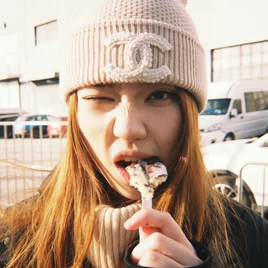 w总弟弟的姐姐养的狗的主人