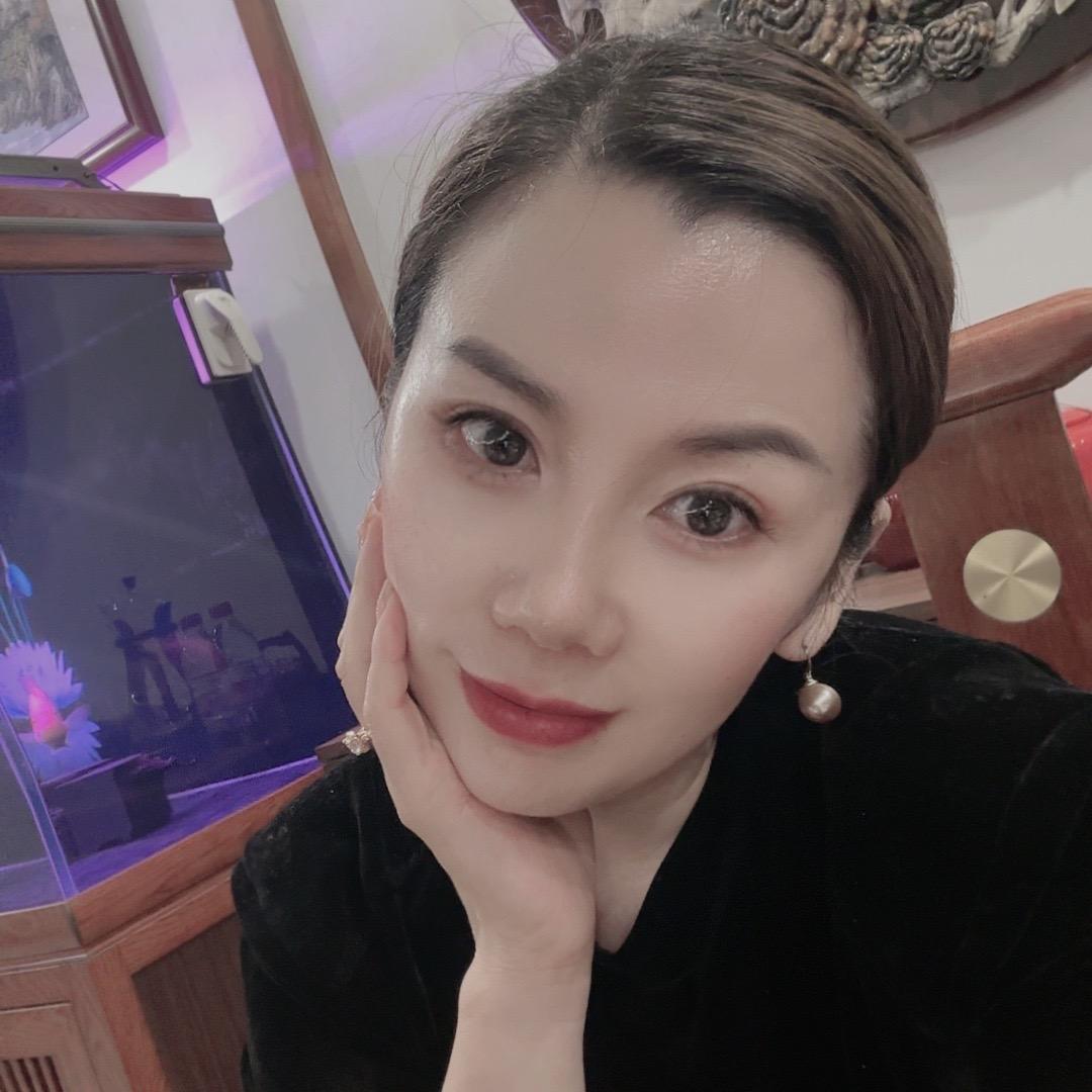 瀑布下的鱼