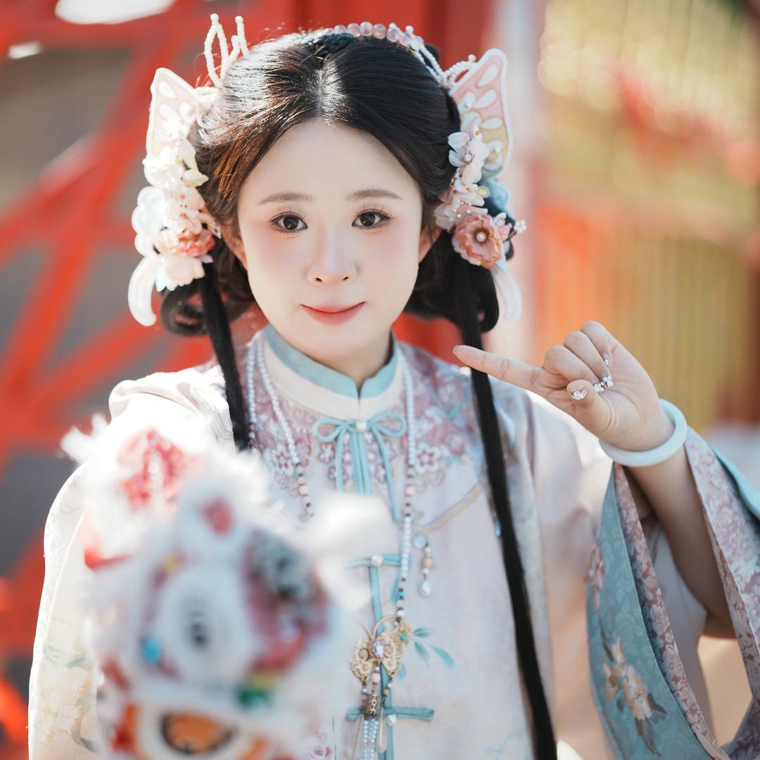王先富富