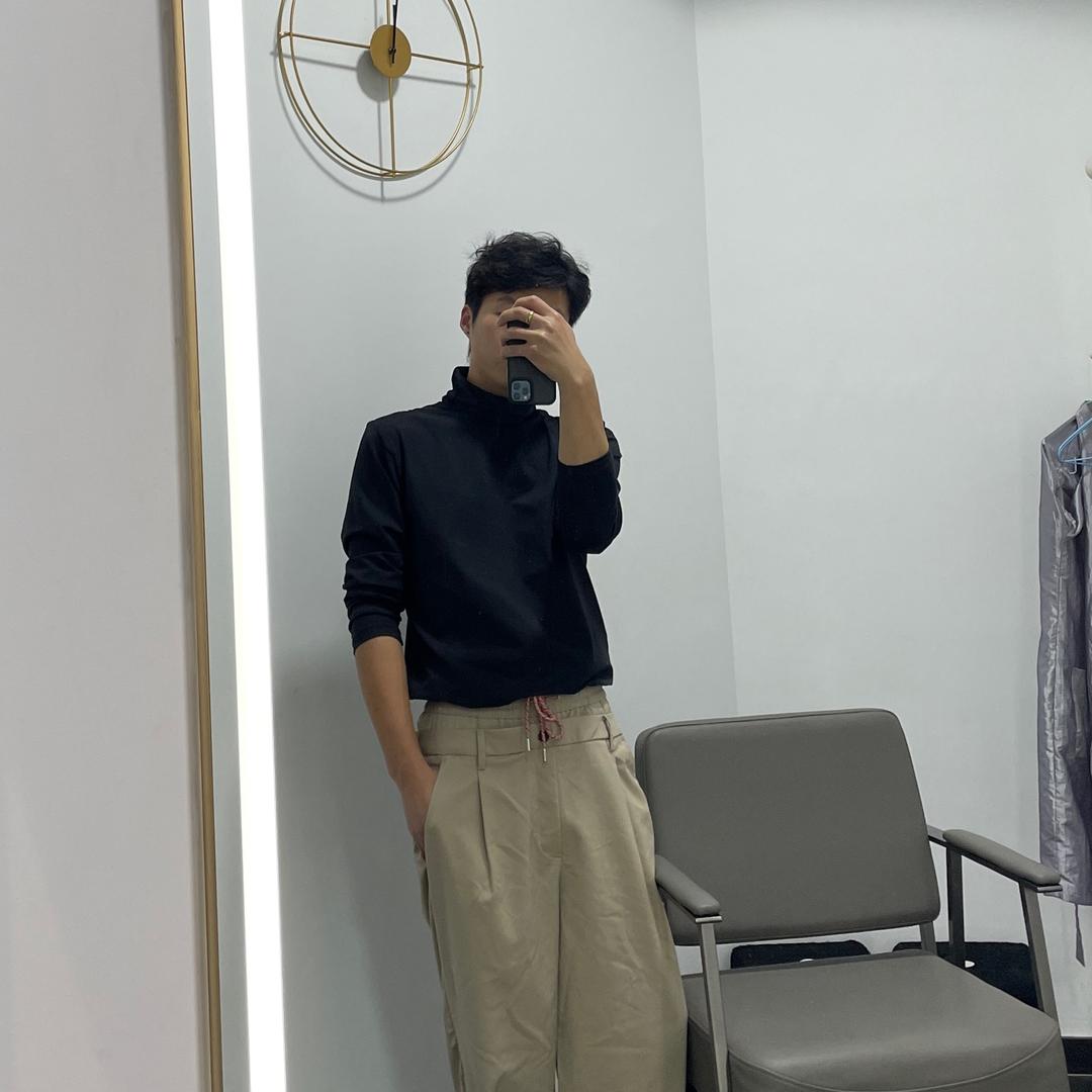 李念短发