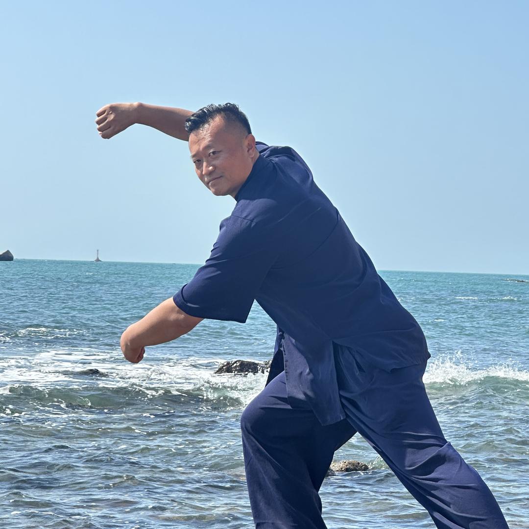 北大梁博士聊太极