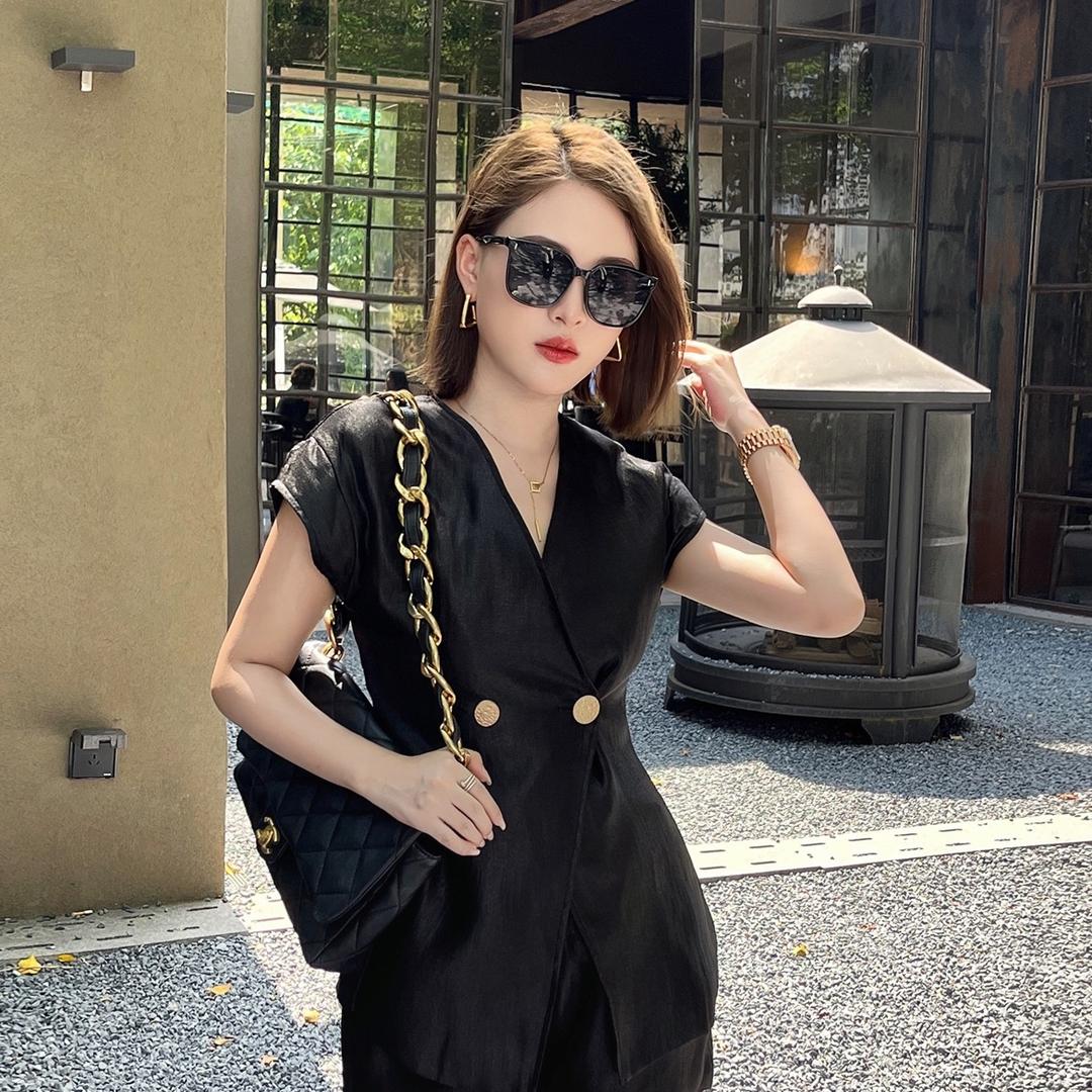 桃潇潇服饰