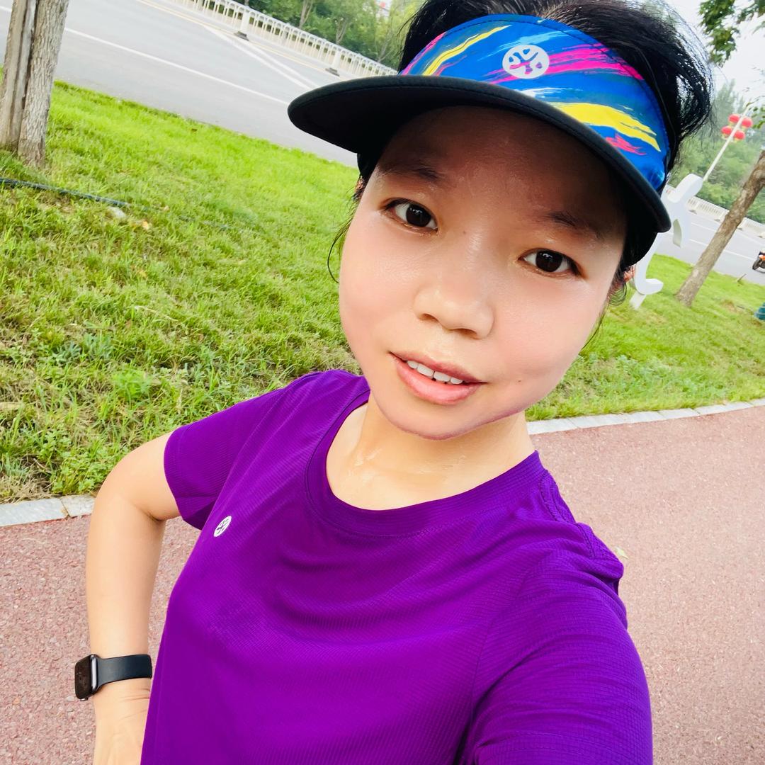 小张慢跑