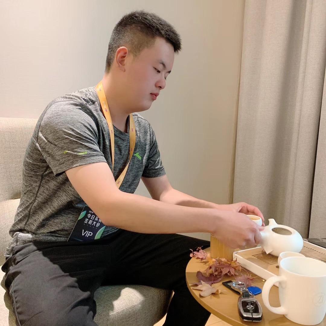 爱喝茶的年轻人