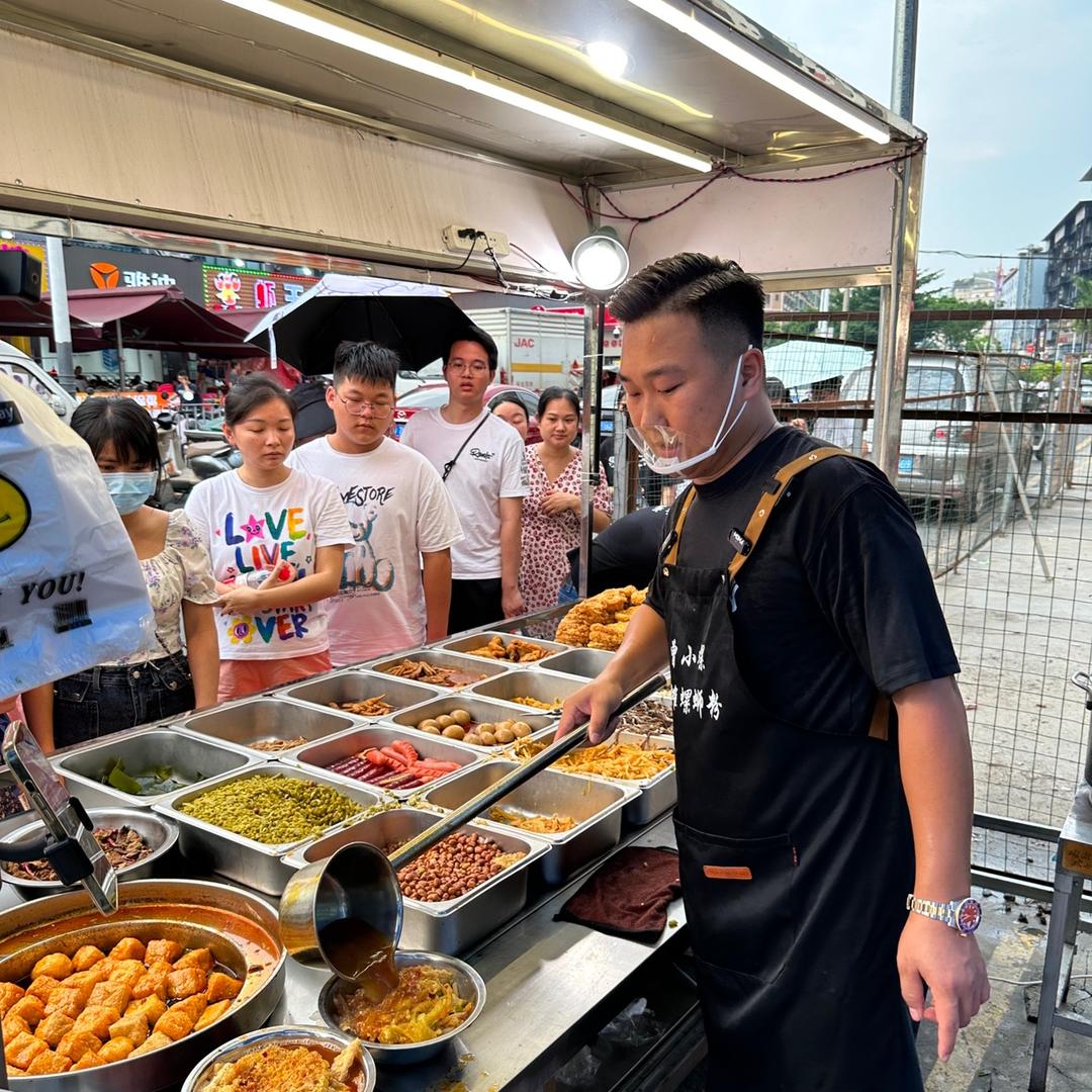 曾小螺地摊螺蛳粉