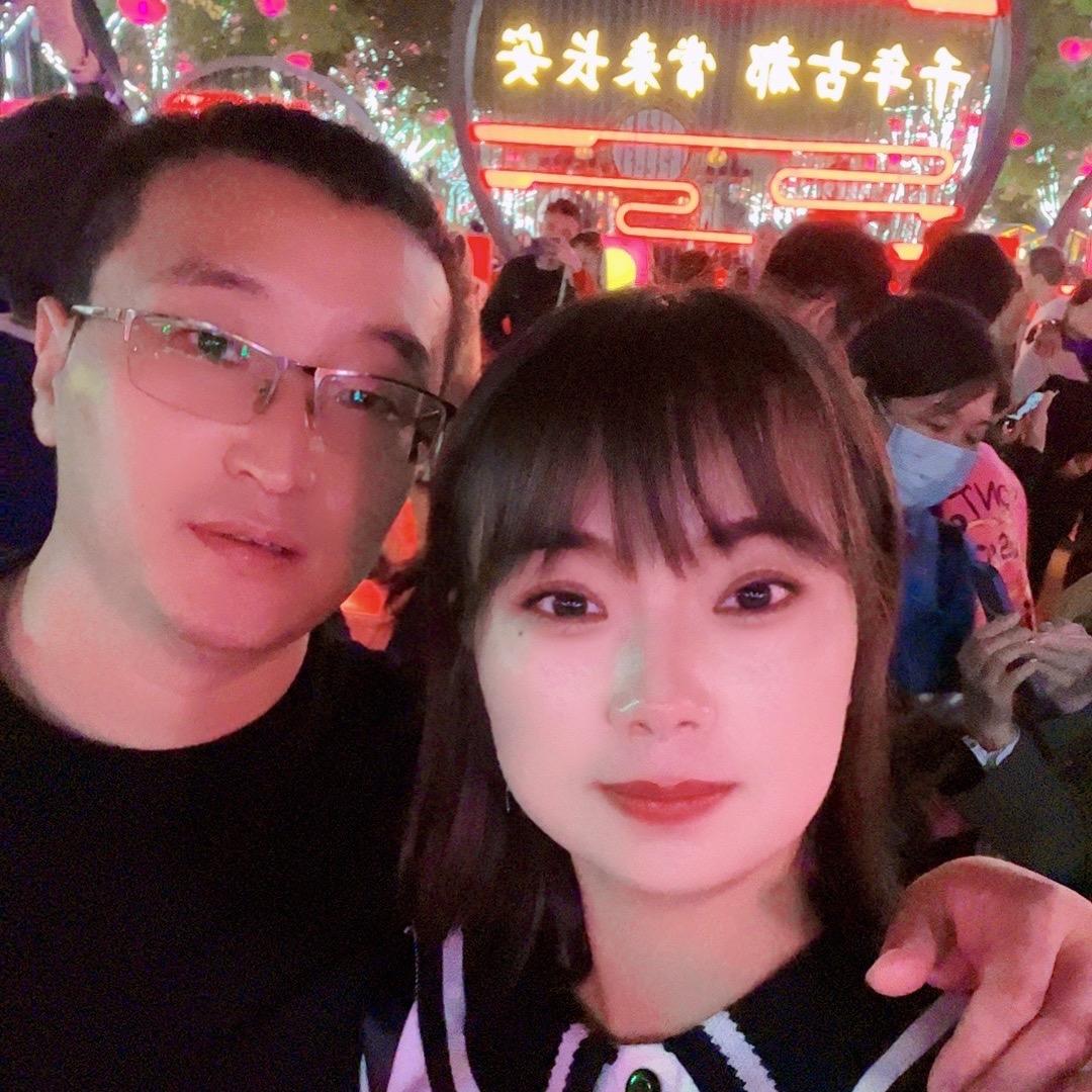 稷山县翟店镇万衣阁服装店
