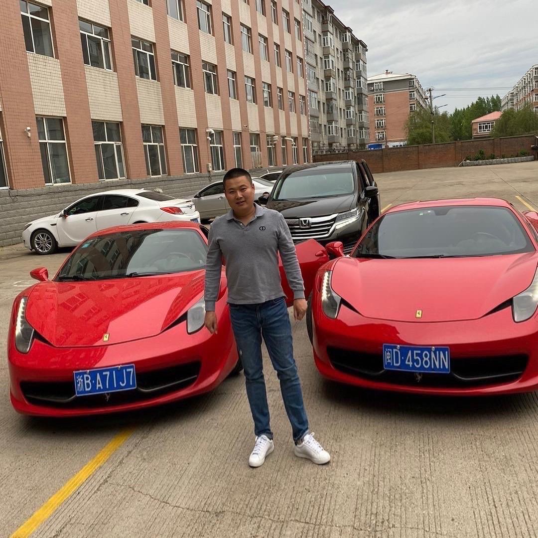 一个小八哥