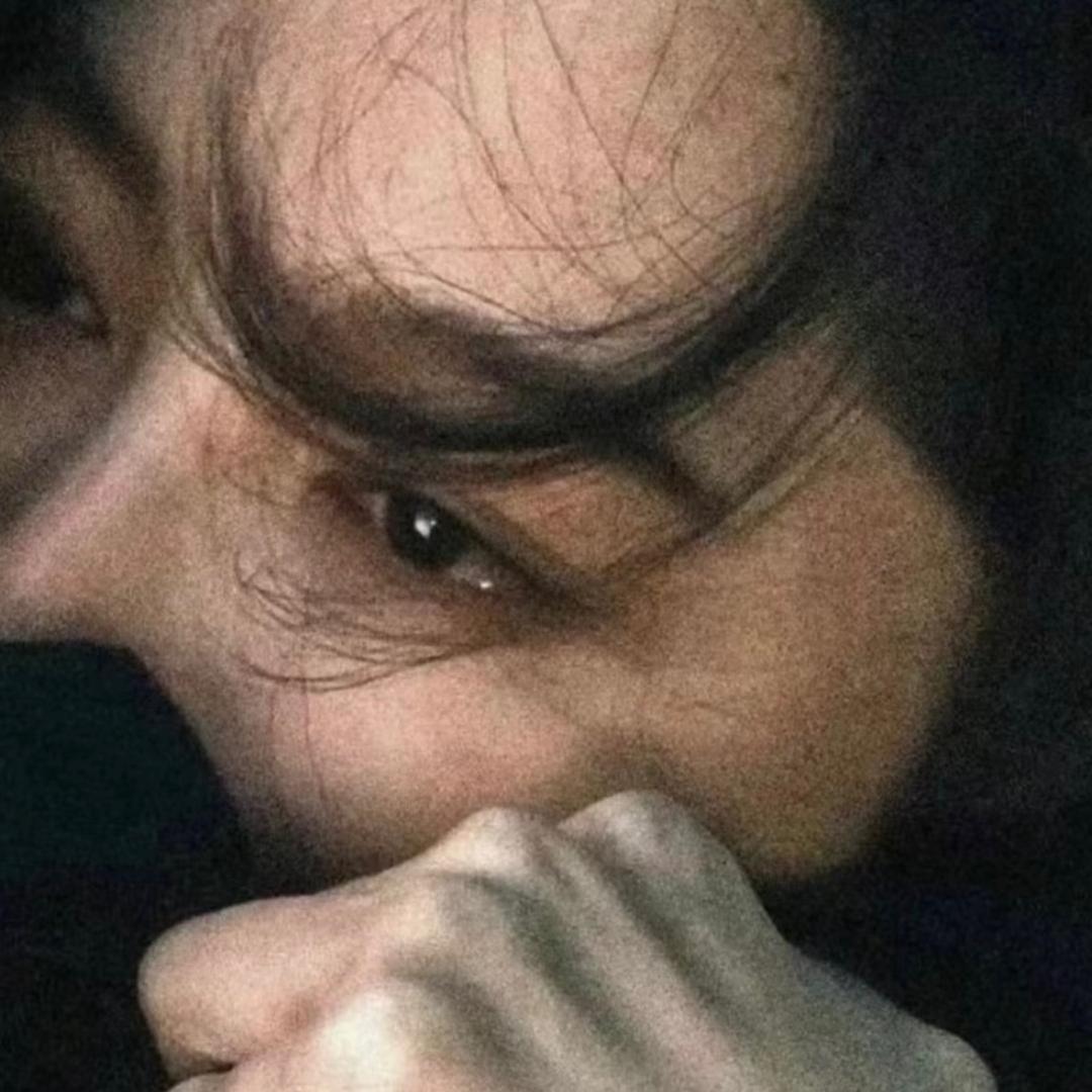 ☻.