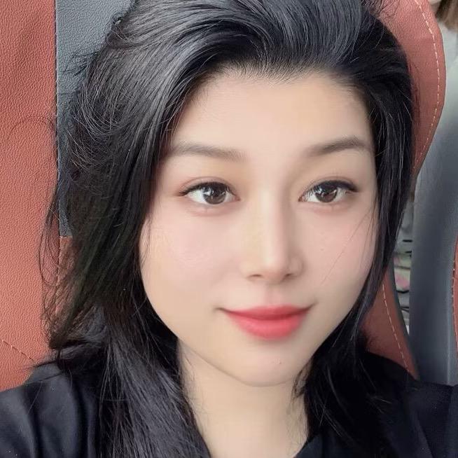 90后卖房小姐姐