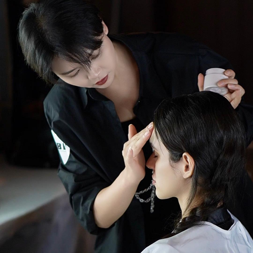 文山一青婚纱造型1