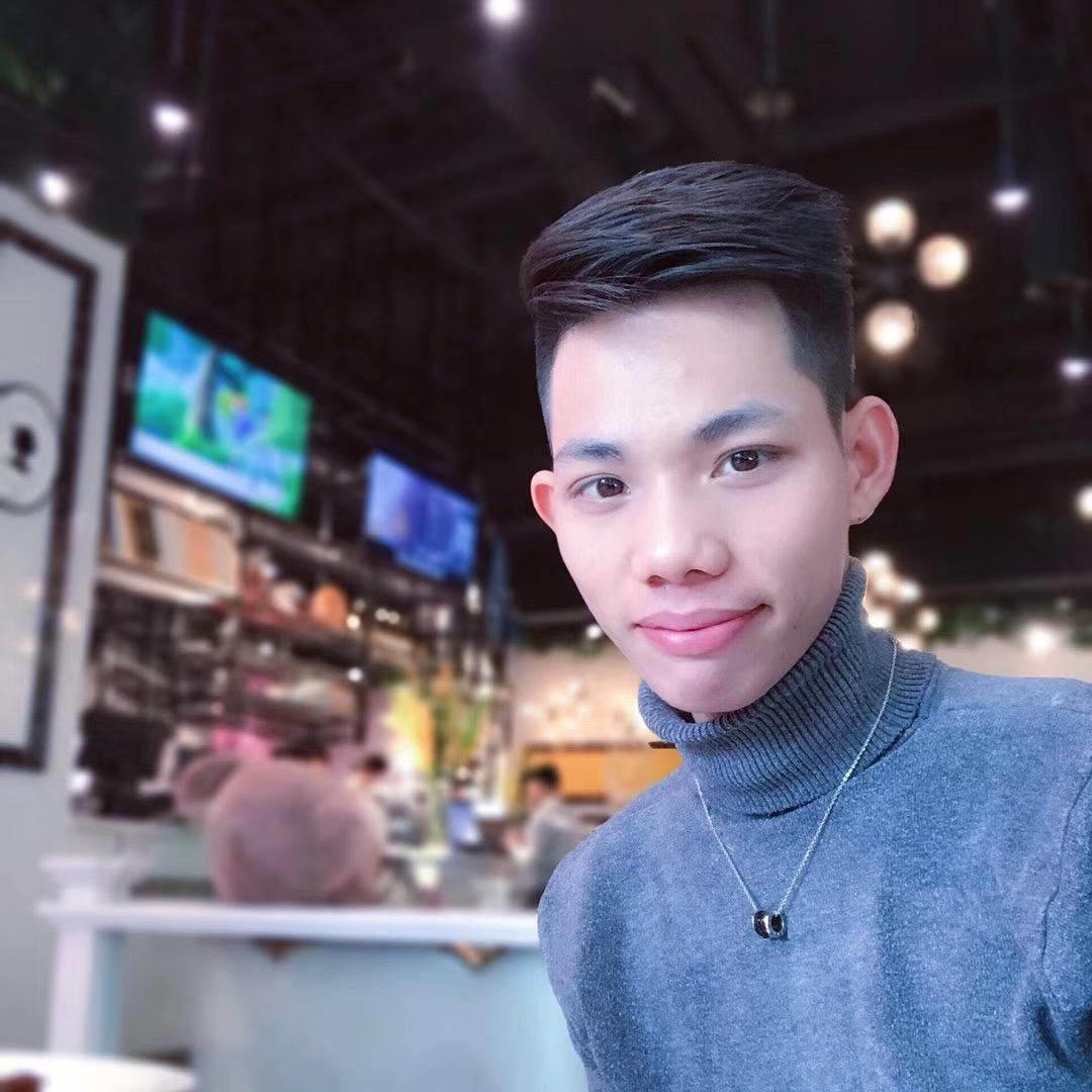 开腾势D9的小周