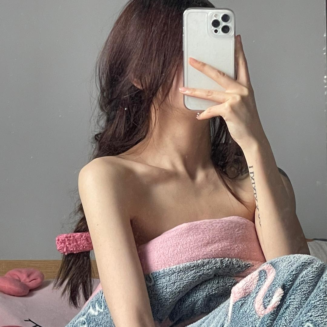 一个百媚