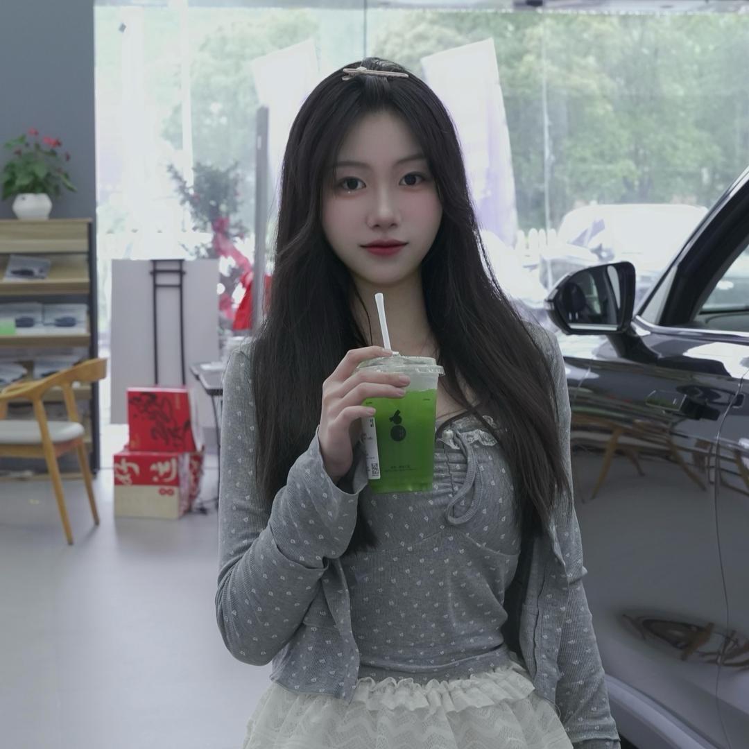 华商汇-爱看车的雯雯