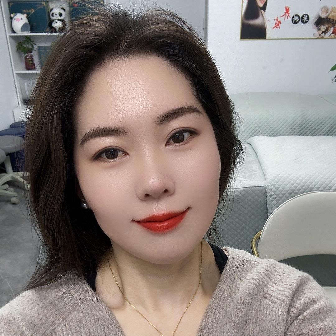 在苏州《养白发》的丽丽