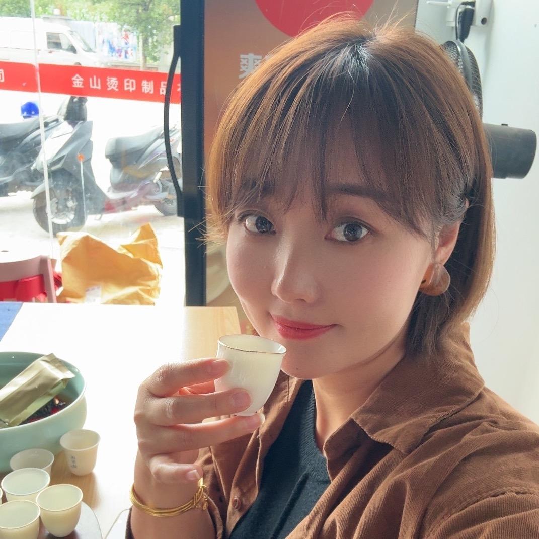 烫金泡袋小姐姐