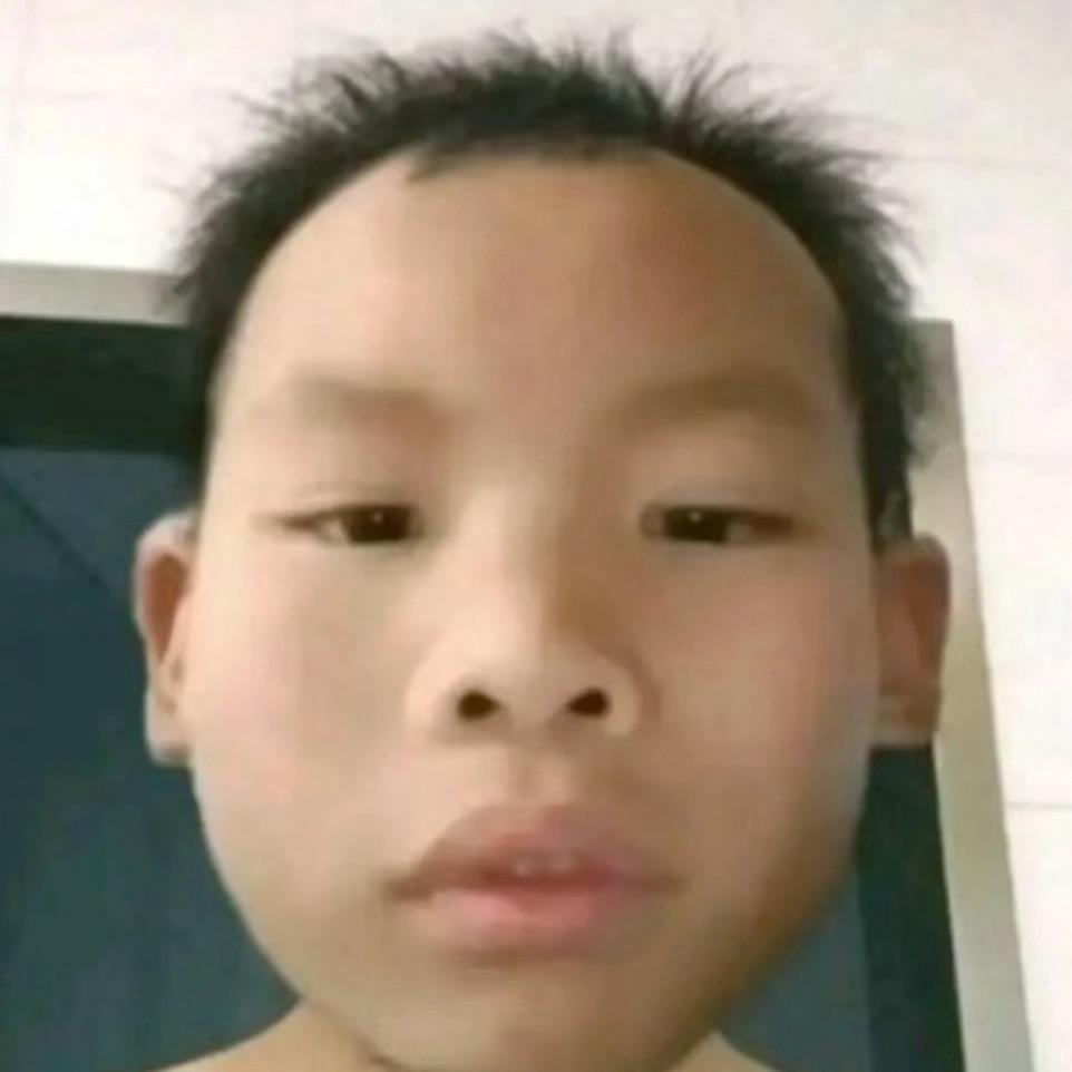 有趣的妙龄靓仔