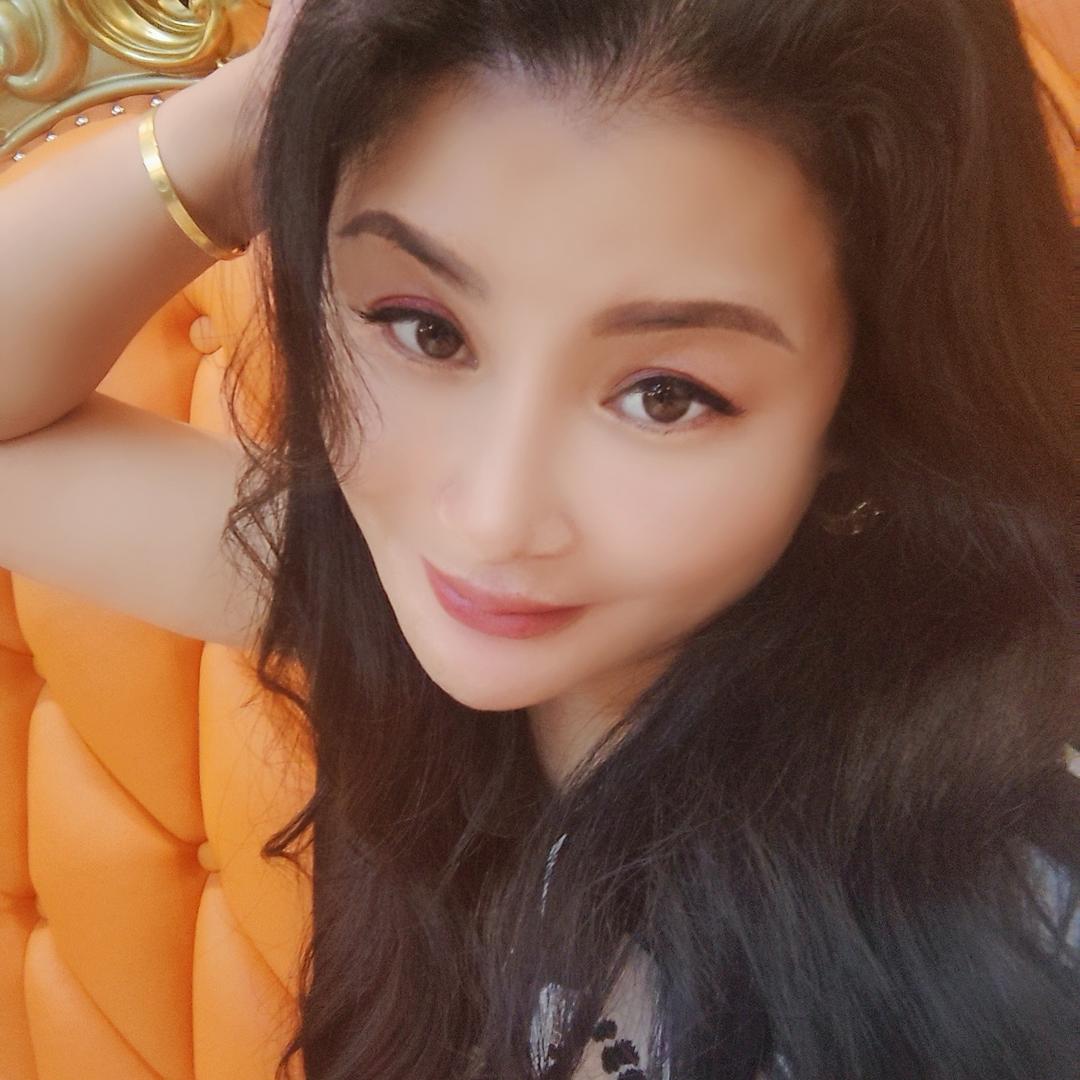 林林毕悦珺户外光伏。