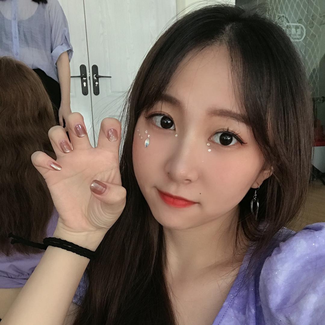 美女不需要名字