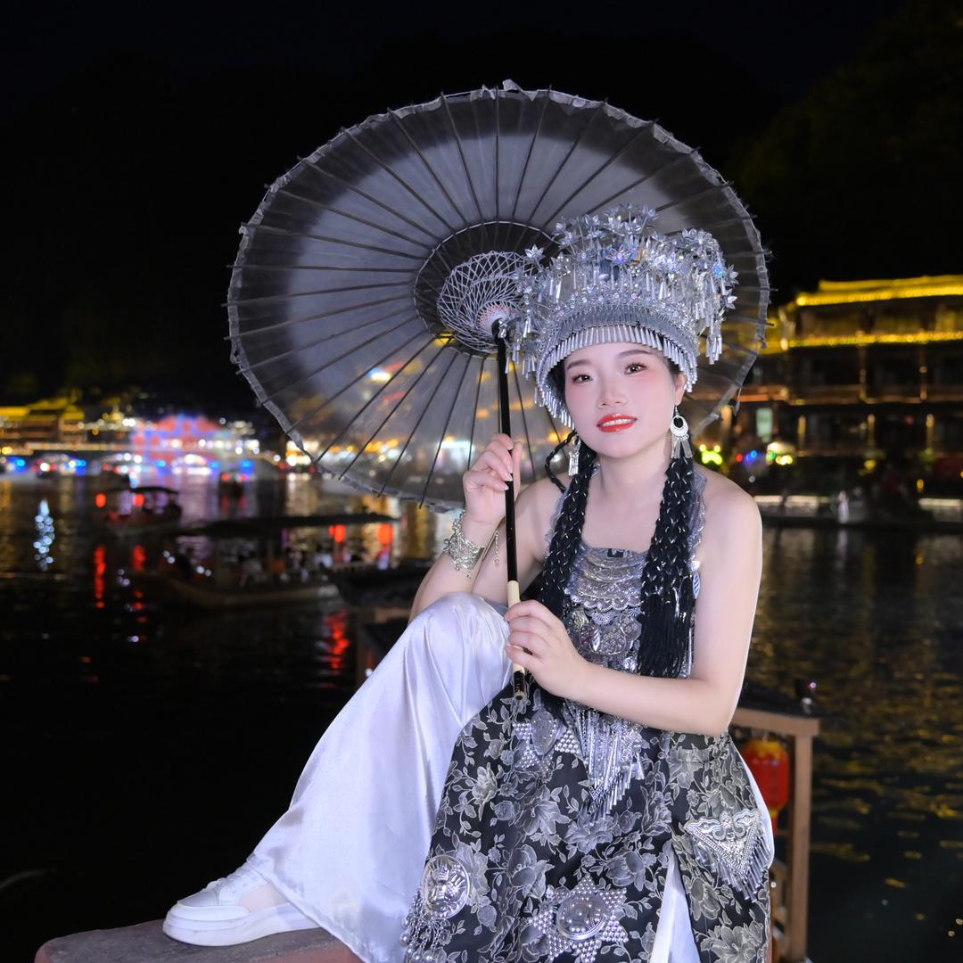 小燕子在冷水江