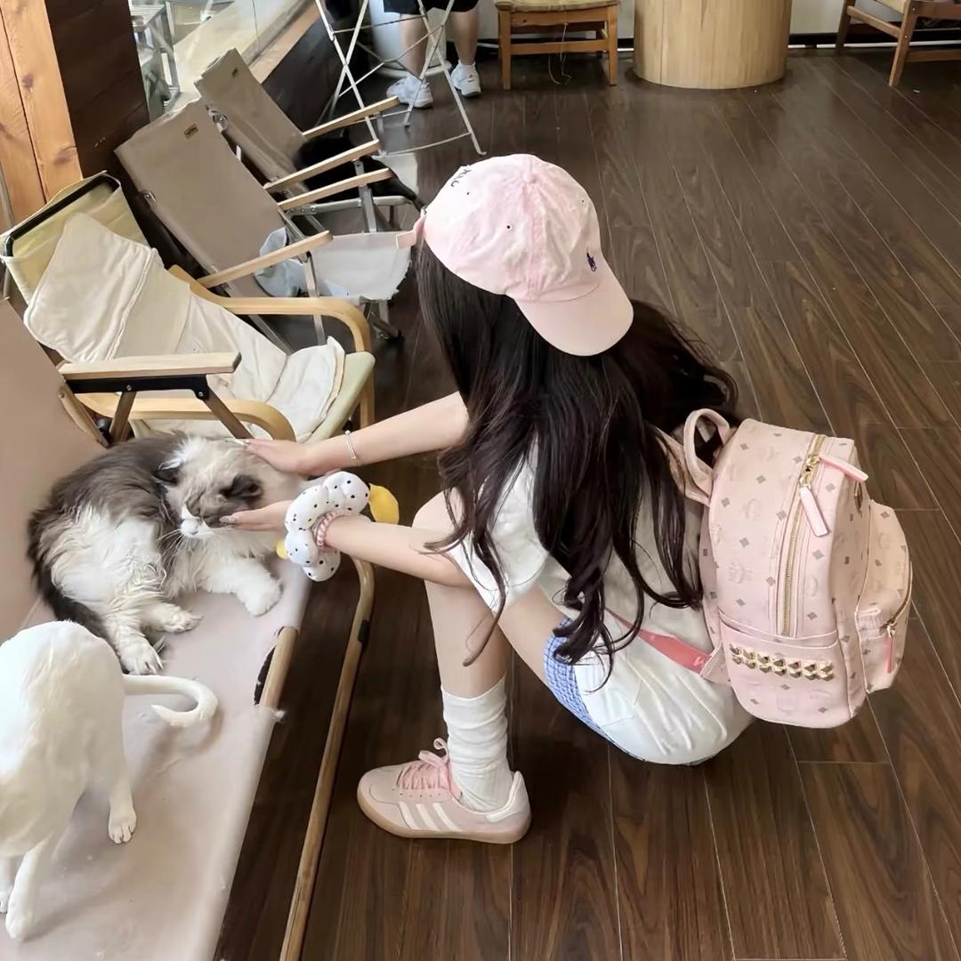 小小馨^