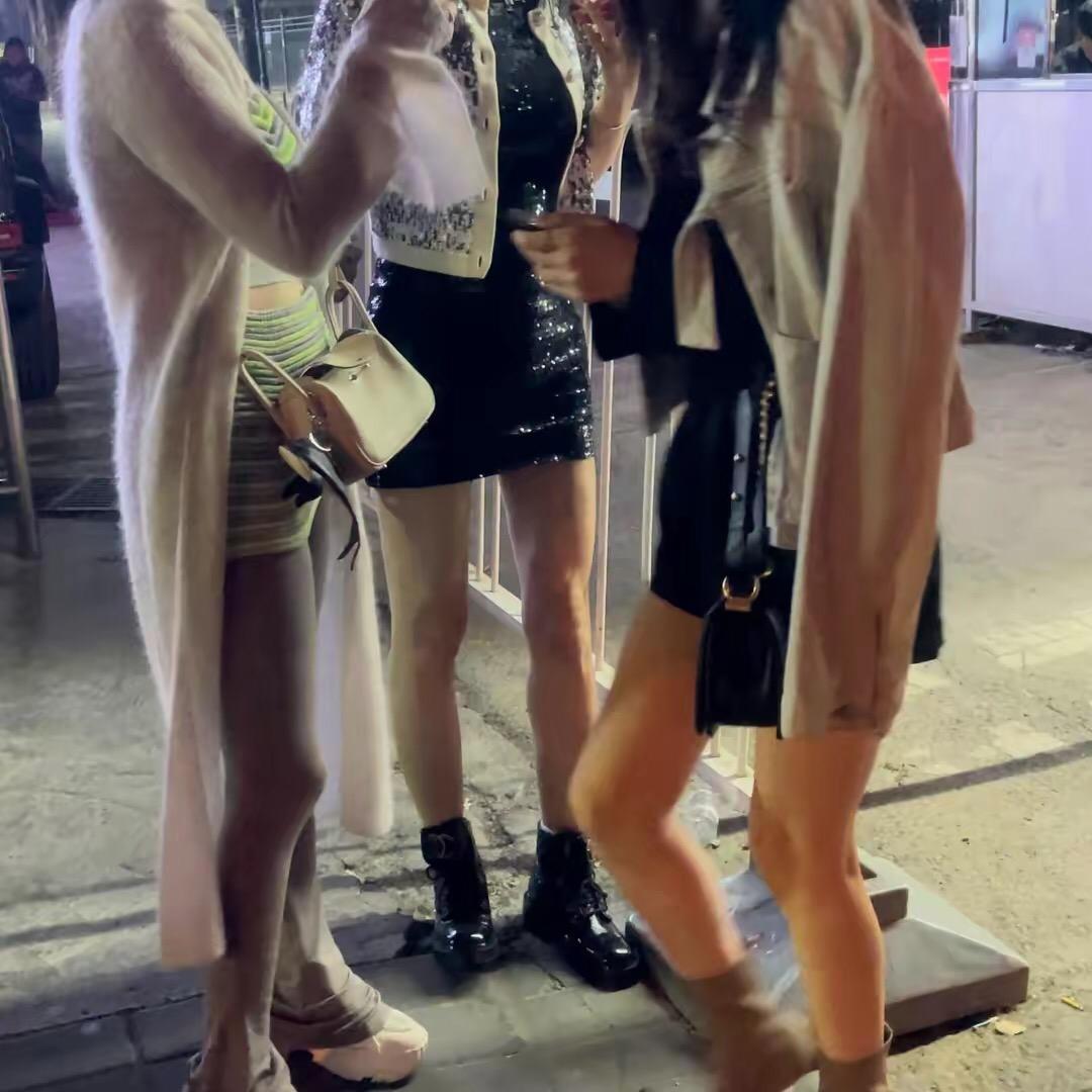 梨花飘雪小仙女