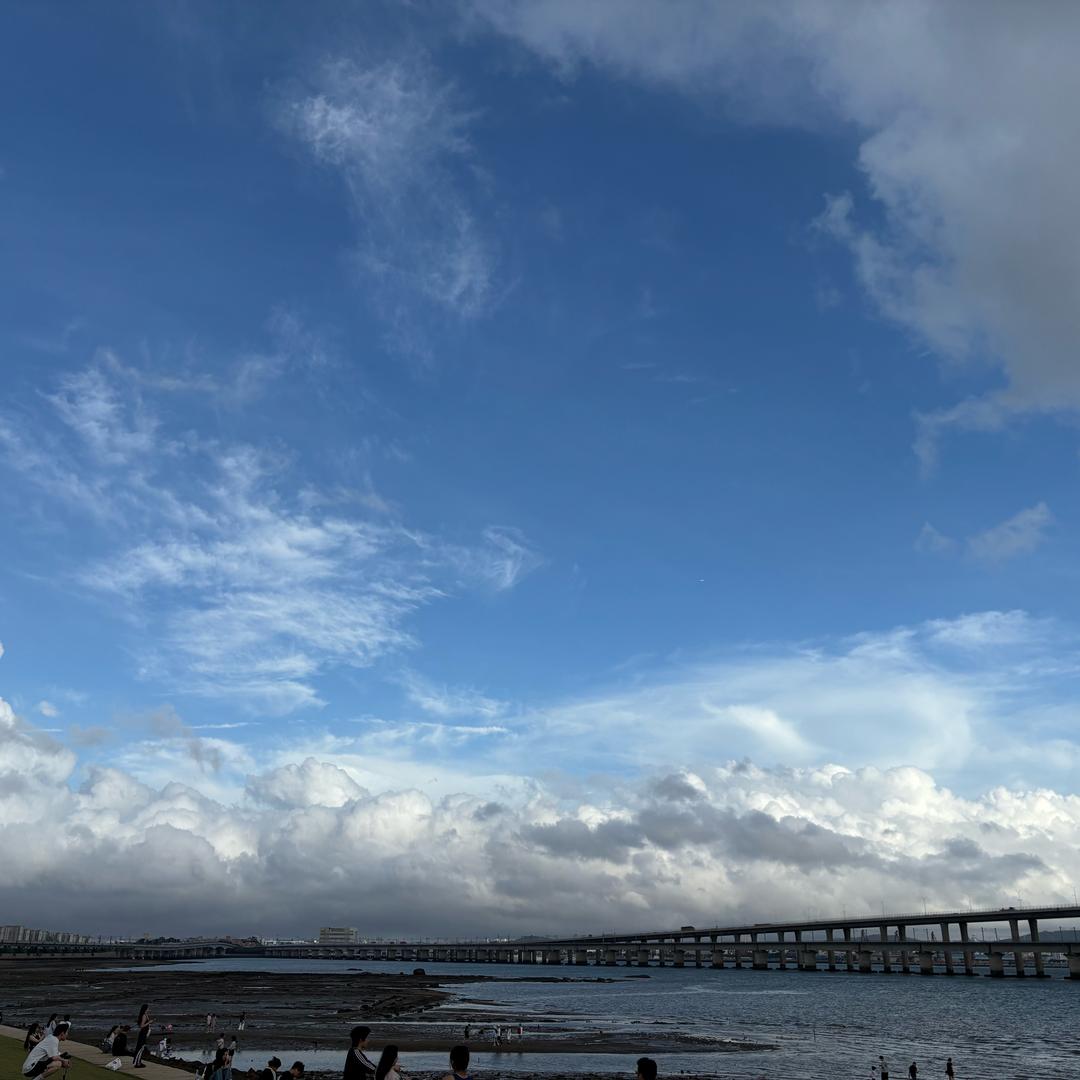 青璜山上炸地球