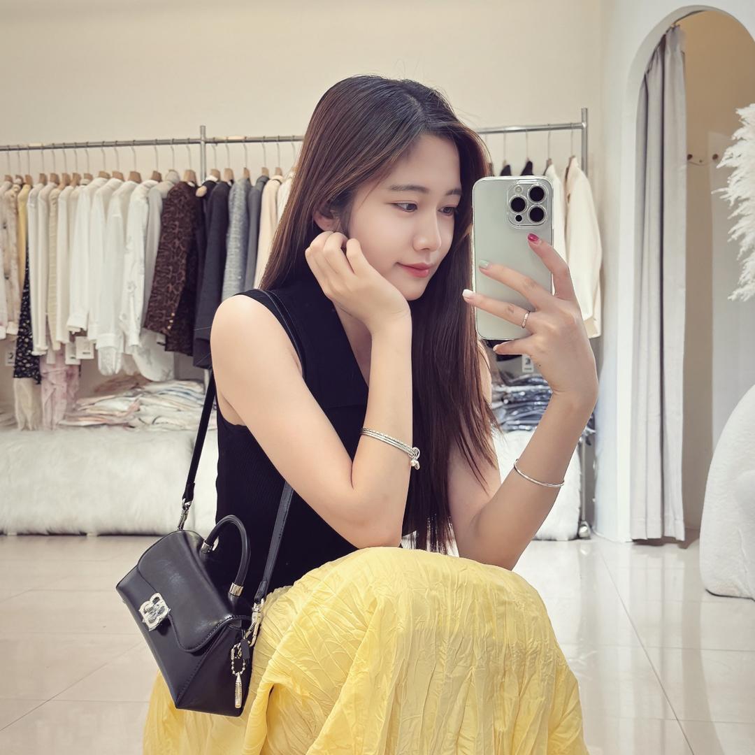 勐海县星辰依库服装店