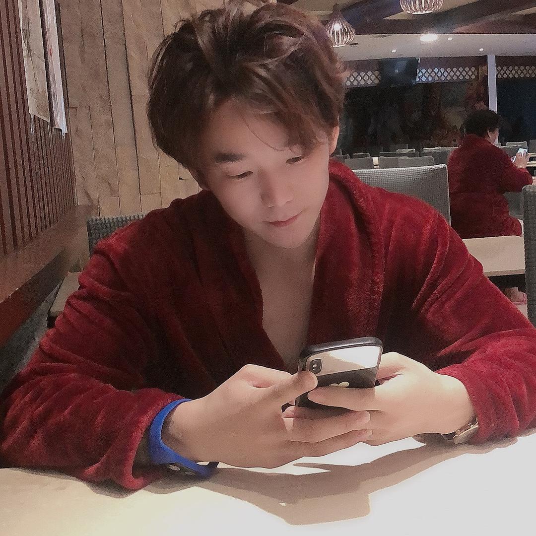 🌈💖ℳ̶̶̶̶໌໌້ᮨ   黄先生