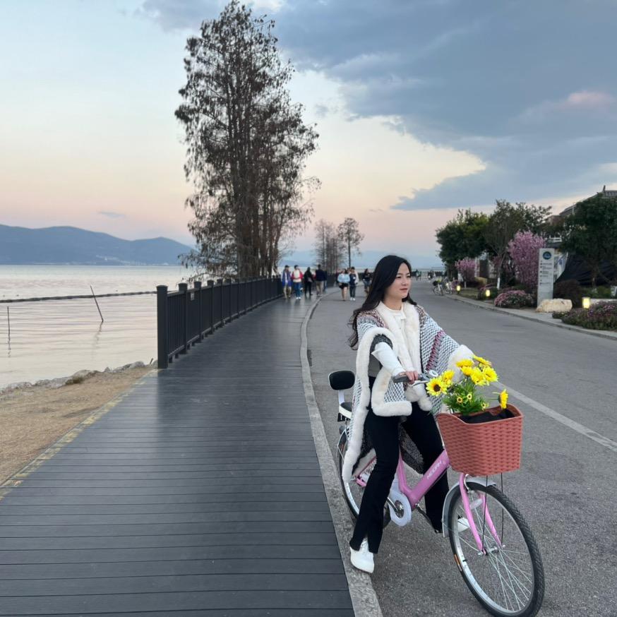 😘  莲莲